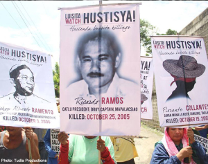 Hacienda Luisita farmers march to pay tribute to martyrs (Photo by Tudla Productions)